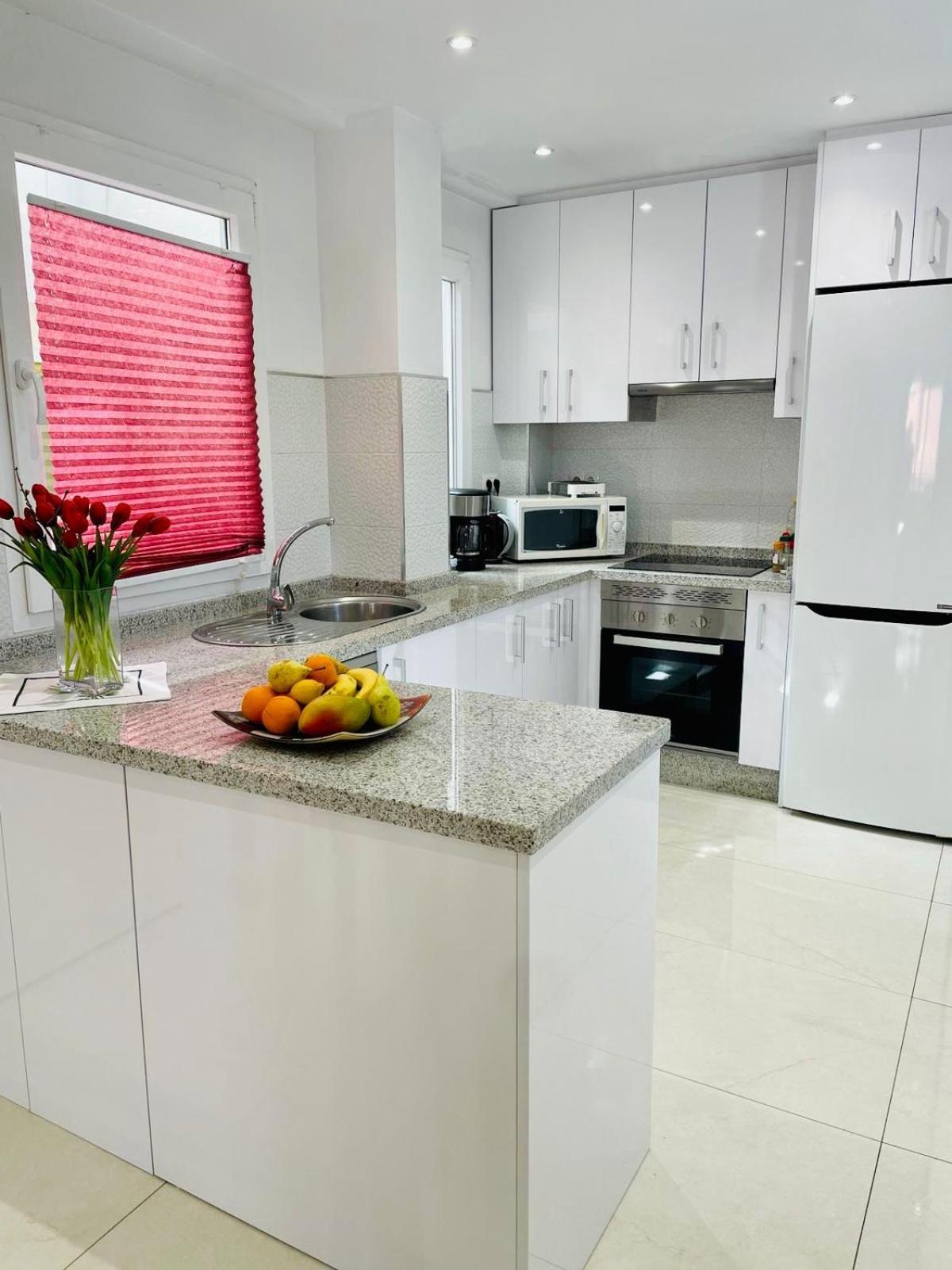 Апартаменты Apartament Salamanca Малага Экстерьер фото